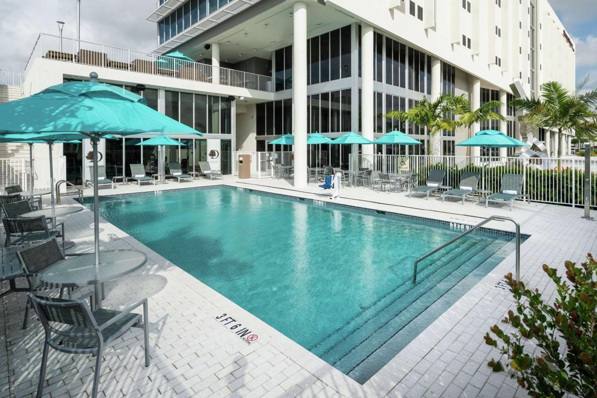 Doubletree By Hilton Miami Doral Ξενοδοχείο Sweetwater Εξωτερικό φωτογραφία