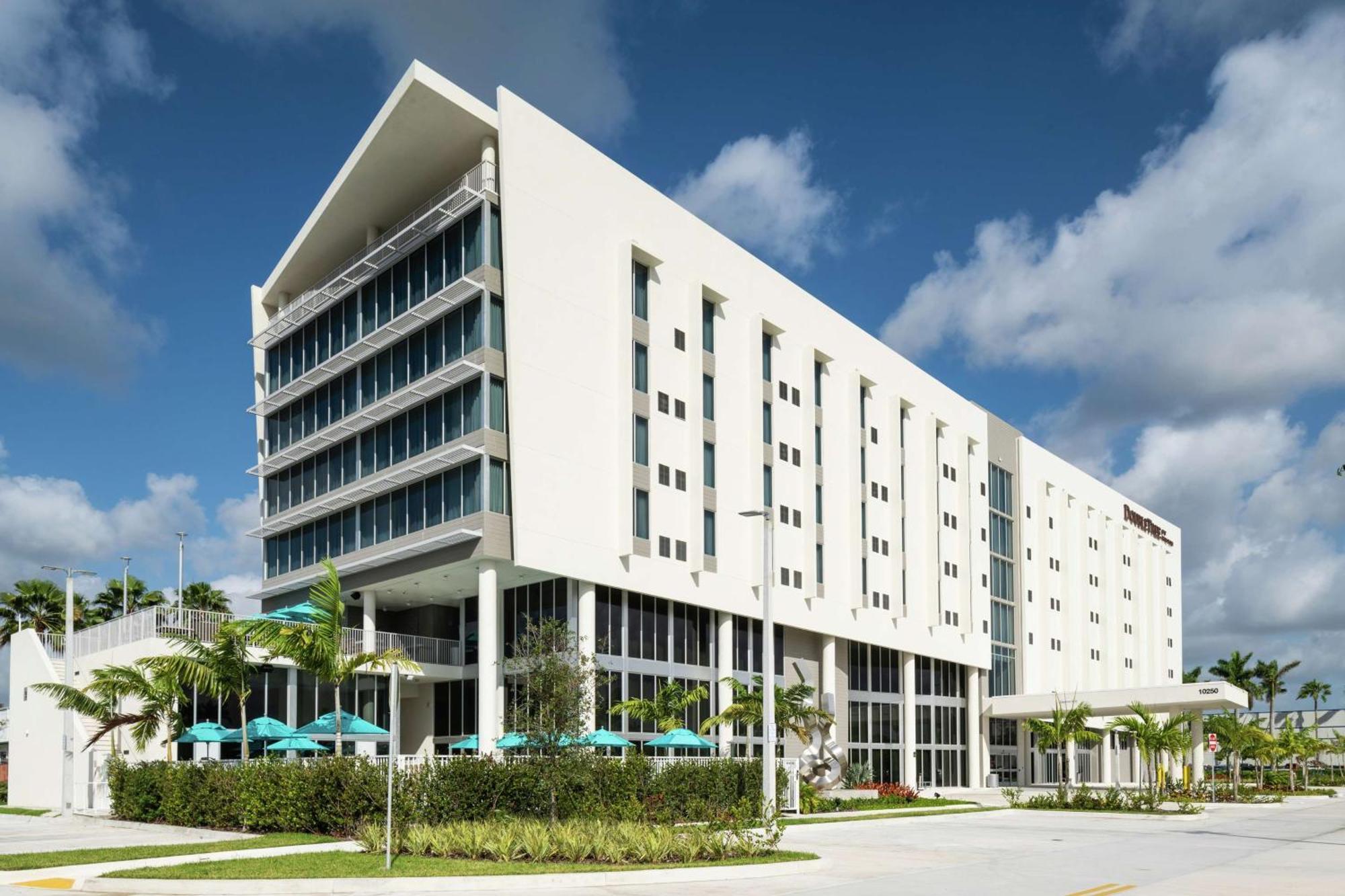 Doubletree By Hilton Miami Doral Ξενοδοχείο Sweetwater Εξωτερικό φωτογραφία